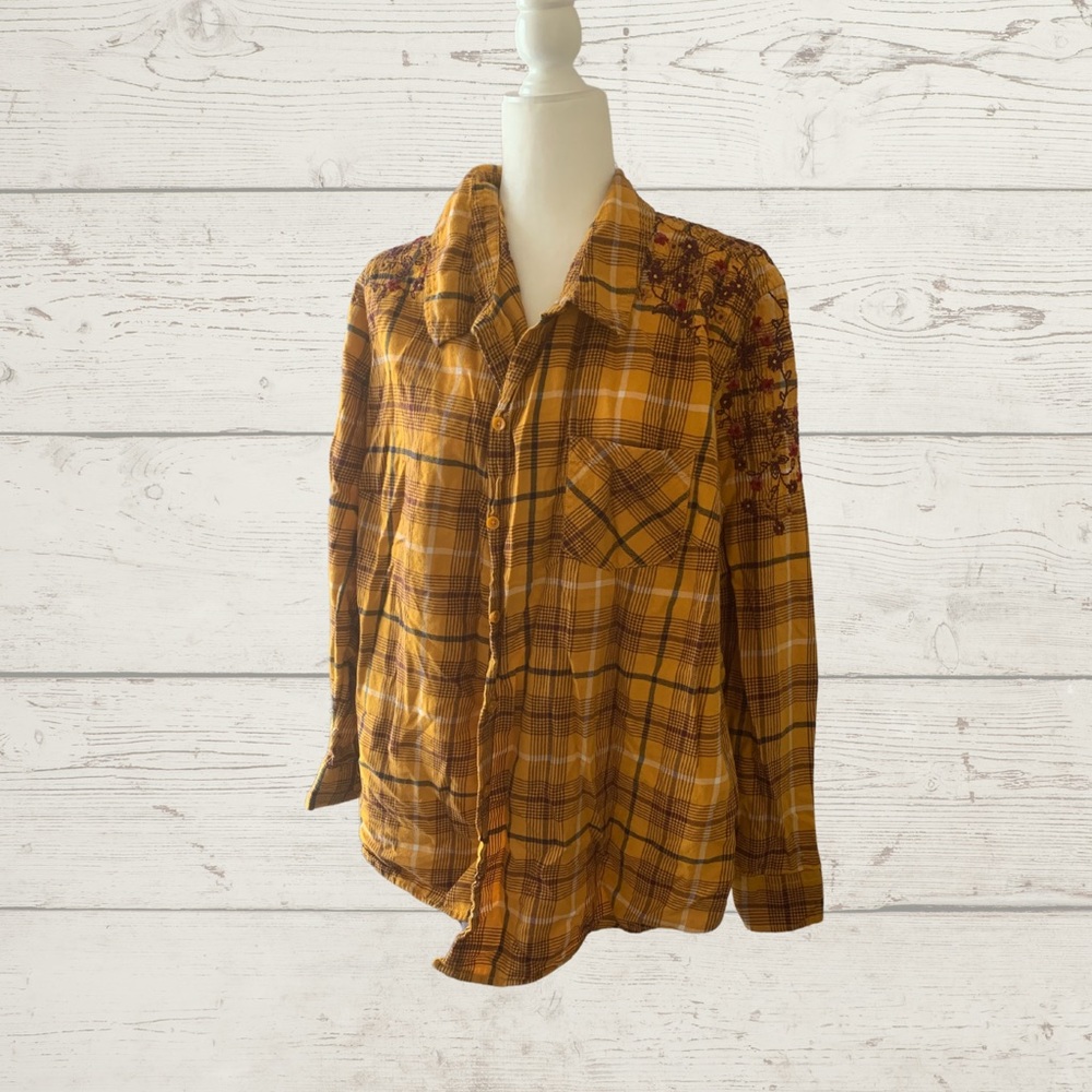Button down embroidered plaid top size 3x